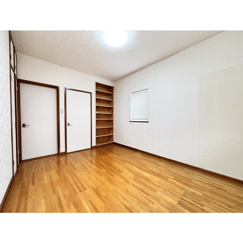 日吉町4丁目中古住宅の洋室