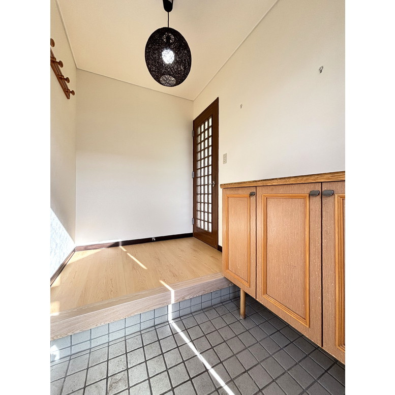 日吉町4丁目中古住宅の玄関