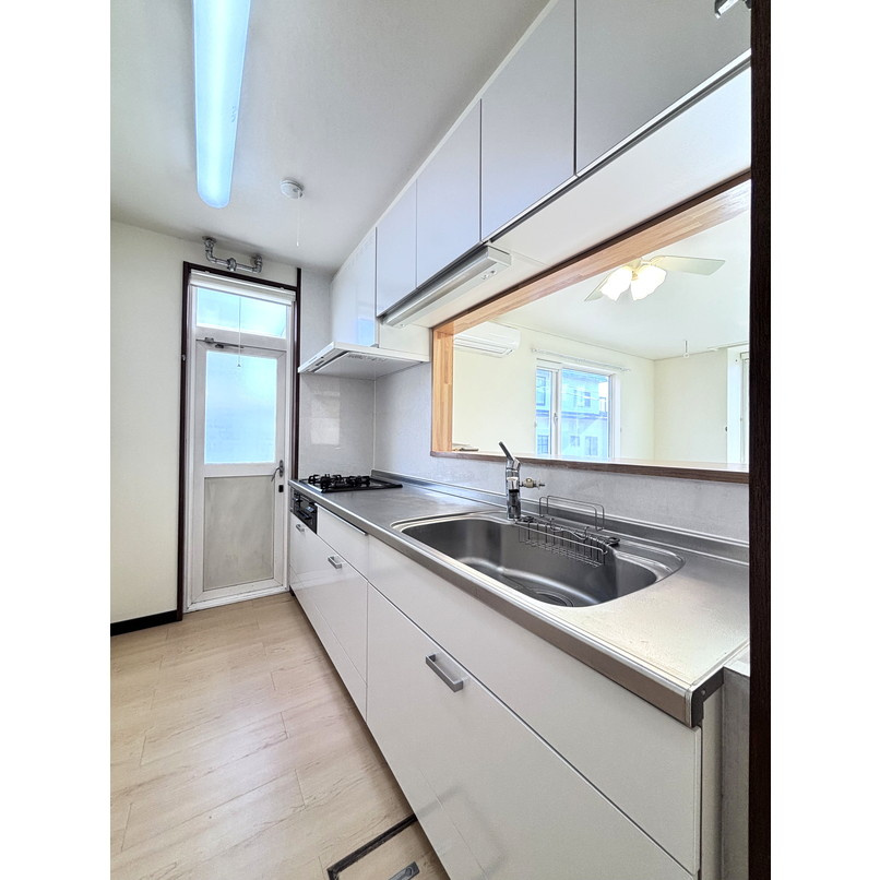 日吉町4丁目中古住宅のキッチン