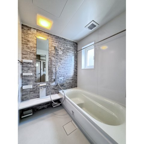 日吉町4丁目中古住宅の浴室