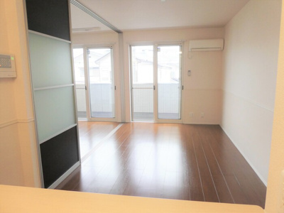 【居間・リビング】 | Ｖｉｌｌａ Ｇａｒｌａｎｄ Ｃｏｕｒｔ