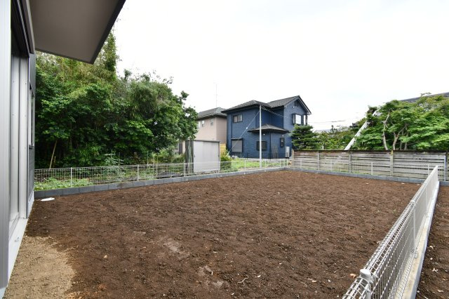 白岡市白岡8期 全2棟の庭