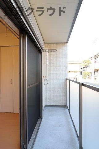 スマイルレジデンスのバルコニー|暖かな日差しのふりそそぐバルコニー
