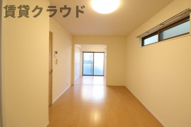 スマイルレジデンスの居間・リビング|ゆったり過ごせるリビングです