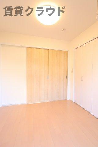 スマイルレジデンスの洋室|明るい洋室です