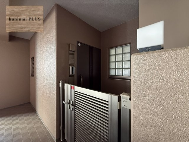 クレアシティ鶴見花博通りの玄関