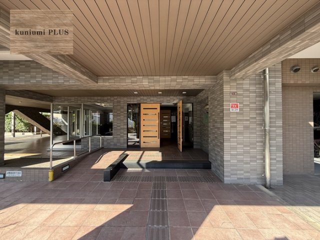 クレアシティ鶴見花博通りのエントランス