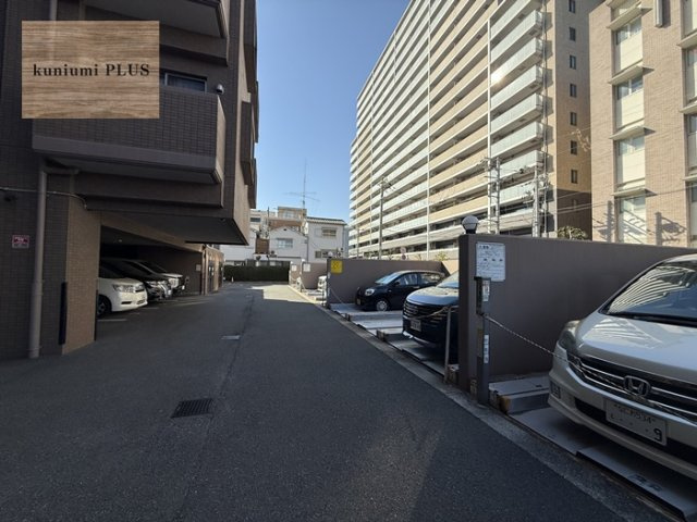 クレアシティ鶴見花博通りの駐車場