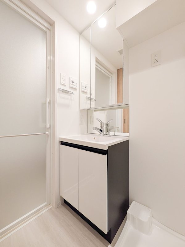 新品家具付きマンション本郷13(KaGood東京)の独立洗面台