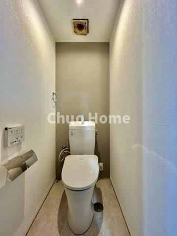 ライオンズマンション鶯谷第3のトイレ|【トイレ】温水洗浄便座機能付きトイレ。温水洗浄便座は清潔にお使いいただくための大切なアイテムです。
