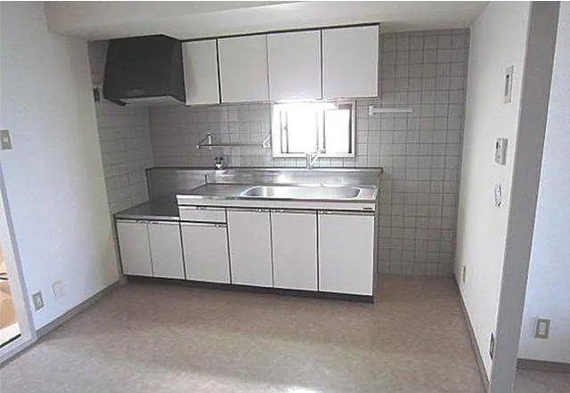 【シャトー堺町】　岸和田市1棟投資マンションのキッチン