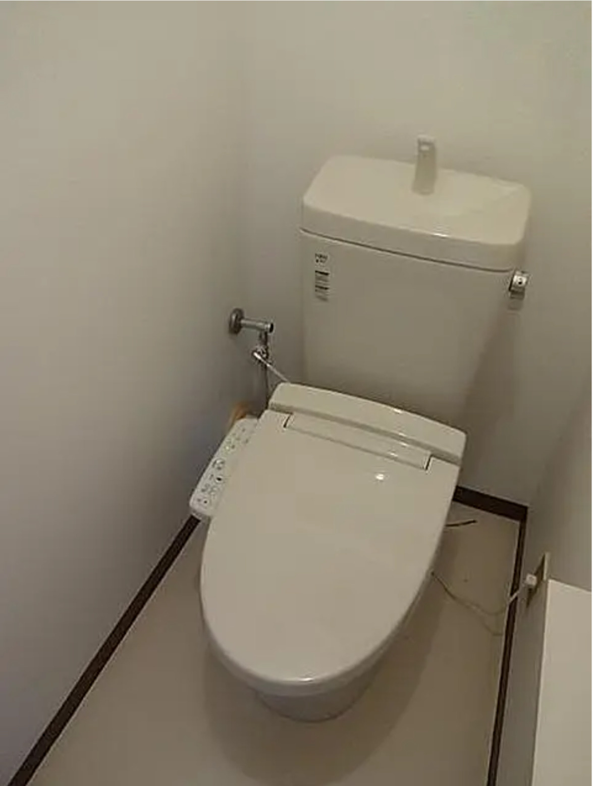 【シャトー堺町】　岸和田市1棟投資マンションのトイレ