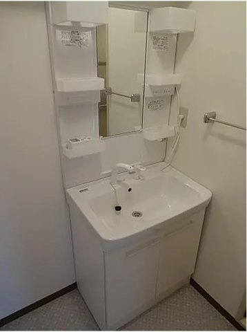 【シャトー堺町】　岸和田市1棟投資マンションの独立洗面台