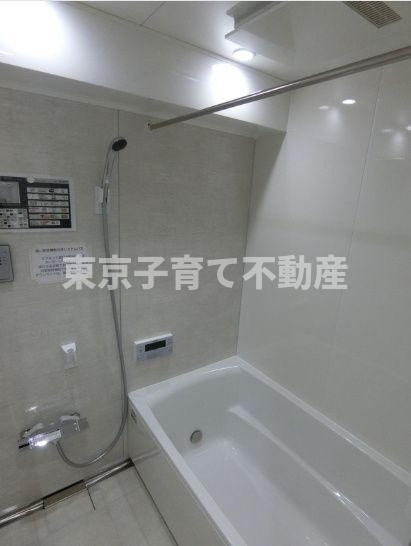 ホワイトパレスの浴室