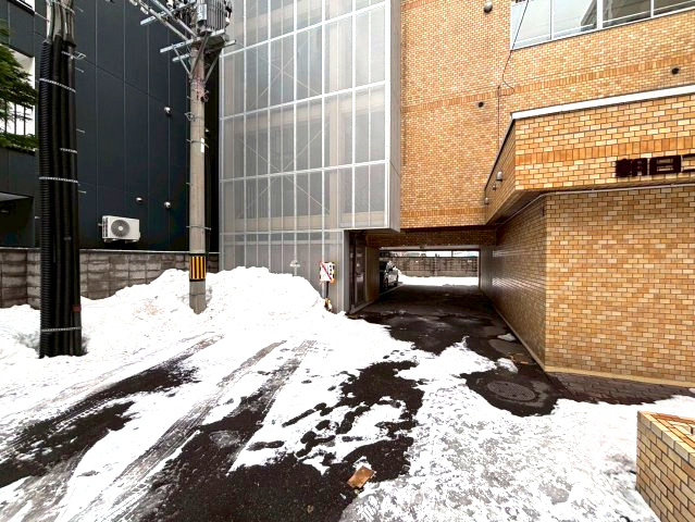 朝日プラザ円山公園の駐車場