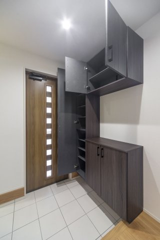 久留米市小森野５丁目　新築戸建の玄関