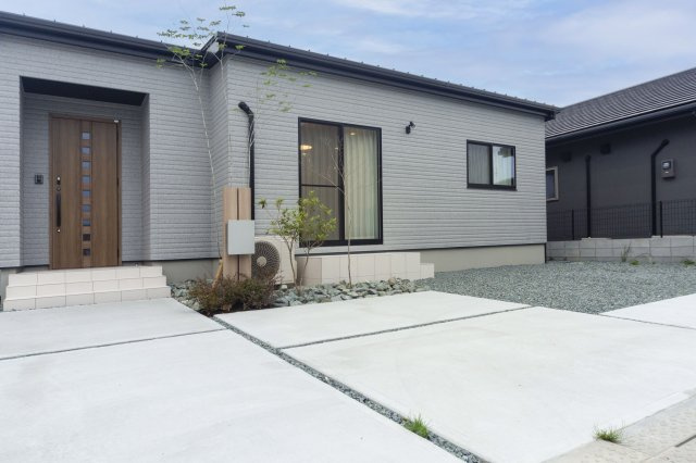 久留米市小森野５丁目　新築戸建の駐車場