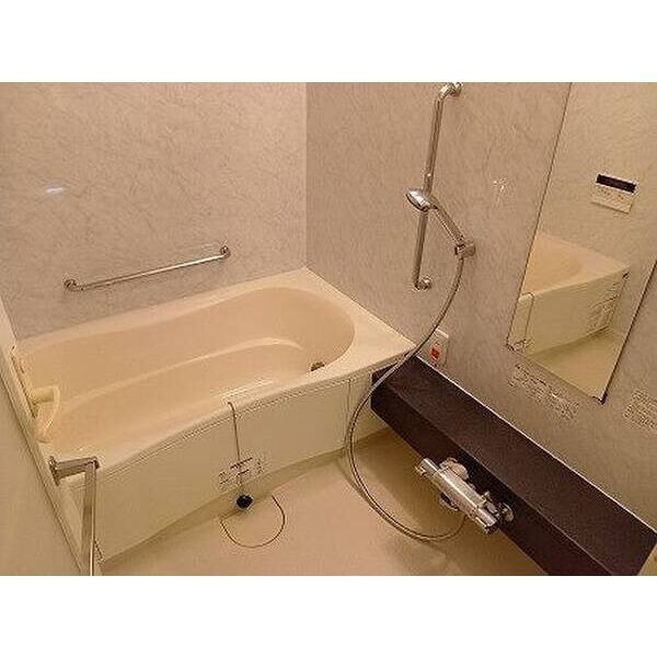 グランアルト天神タワーの浴室