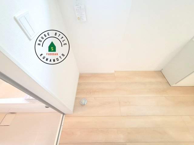 都城市早水町第1-2棟（2号棟）の設備|ランドリースペースとなります。広々して有効的にご使用できます。 