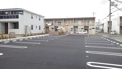 【駐車場】 | エスペランサ中仁野Ⅳ | 駐車場に車を止められます