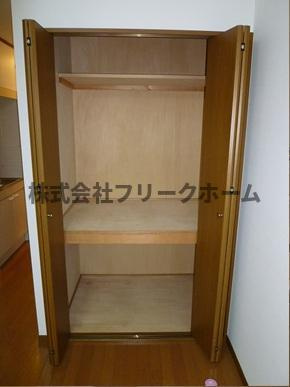 三鷹市井の頭１丁目のアパートの収納