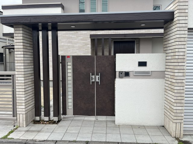 杉並区今川4丁目の玄関|重厚感あふれる玄関