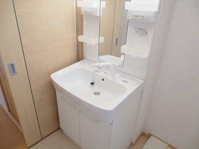 【洗面所】 | アメニティⅡ | 脱衣スペースもあります