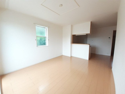 【居間・リビング】 | キャッスル・ミニヨン | ゆったり過ごせる居間です