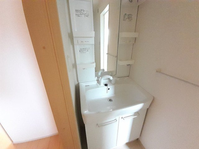 【洗面所】 | キャッスル・ミニヨン | 脱衣スペースもあります