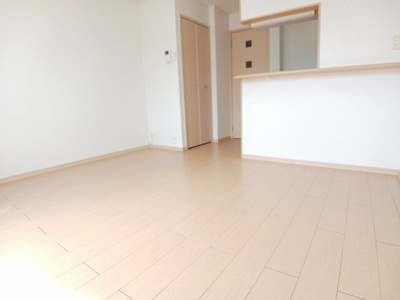 【居間・リビング】 | グレイス別所南 | ゆったりとしたリビングです