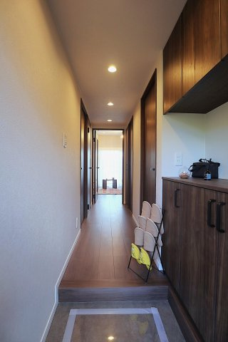 【玄関】フローレンス長束ビューステージ