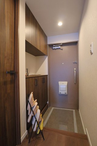 【玄関】フローレンス長束ビューステージ