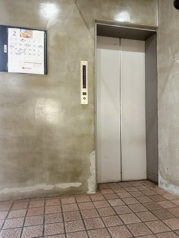 想定年間賃料　6,320万　想定利回り7.90％　鉄骨鉄筋コンクリート造のその他共用部分