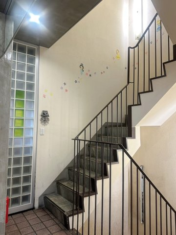 想定年間賃料　6,320万　想定利回り7.90％　鉄骨鉄筋コンクリート造のその他共用部分