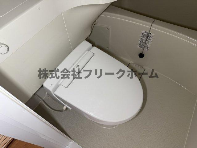 新宿区北新宿４丁目の賃貸マンションのトイレ