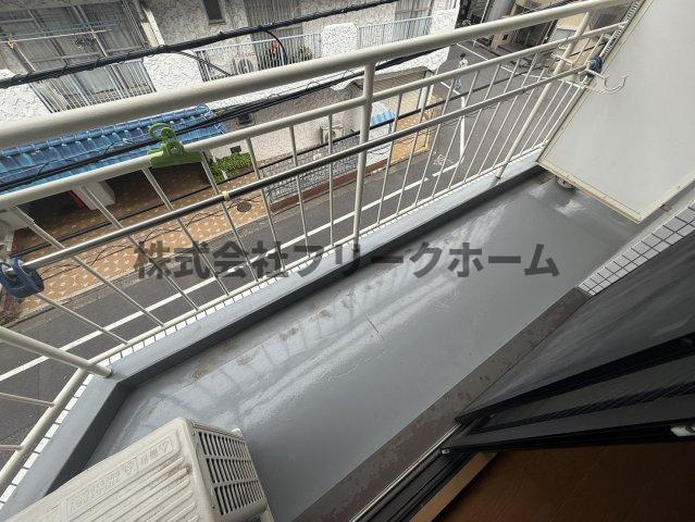 新宿区北新宿４丁目の賃貸マンションのバルコニー