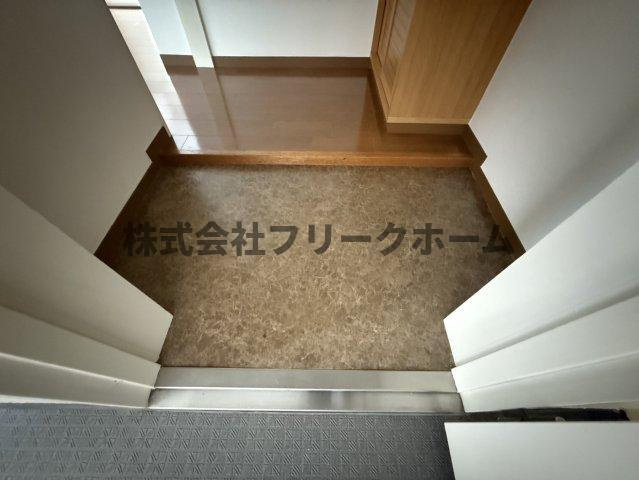 新宿区北新宿４丁目の賃貸マンションの玄関