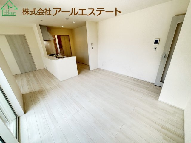 加古川市尾上町養田 9期　　山陽電鉄「尾上の松駅」徒歩11分の居間・リビング