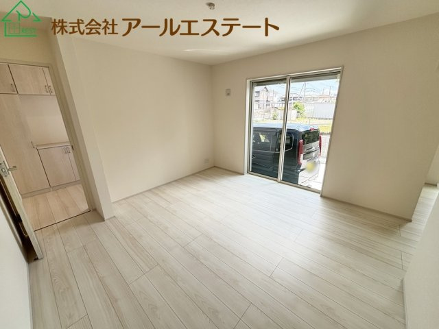 加古川市尾上町養田 9期　　山陽電鉄「尾上の松駅」徒歩11分の居間・リビング