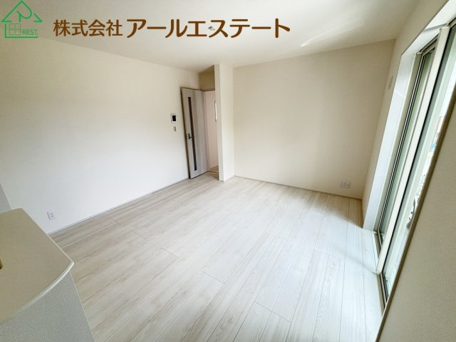 加古川市尾上町養田 9期　　山陽電鉄「尾上の松駅」徒歩11分の居間・リビング
