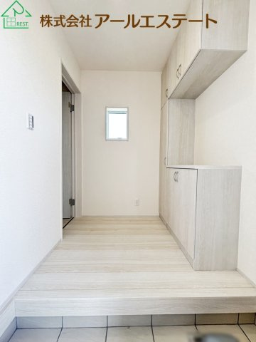 加古川市尾上町養田 9期　　山陽電鉄「尾上の松駅」徒歩11分の玄関