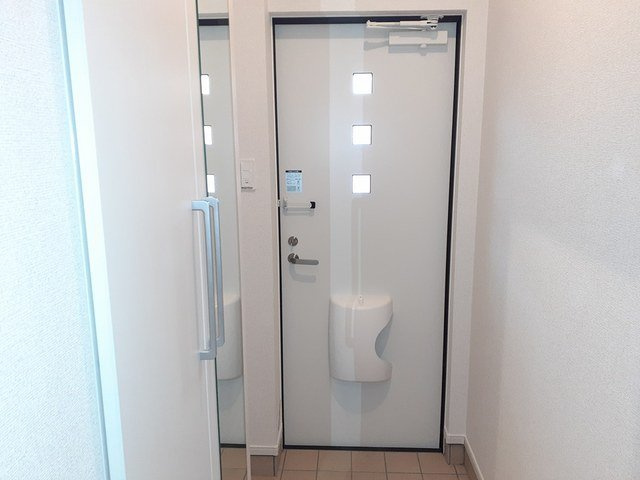 ラフィネ・グルナ　Ⅰの玄関