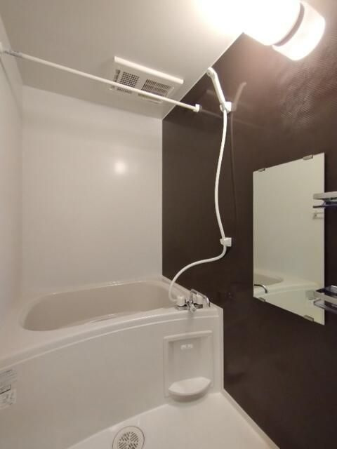 ソルナクレイシア平和台の浴室