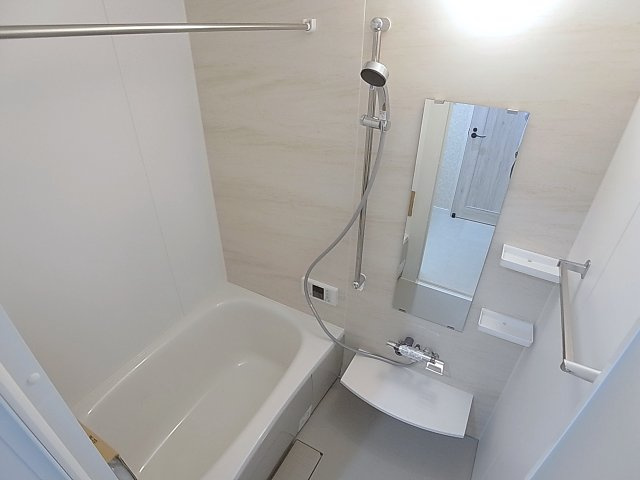 KARIN西山町の浴室|追炊き付きお風呂、可愛いデザイン