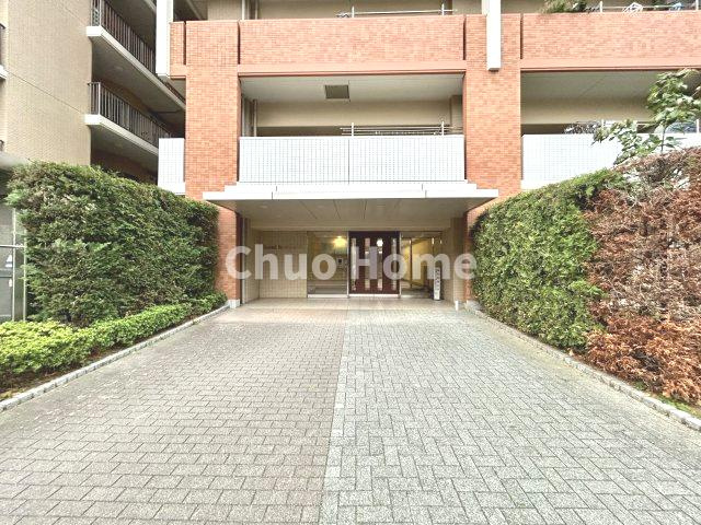 ミディオンセンターレジデンスのエントランス|【エントランス】マンションのエントランスは、その物件の印象を決める、顔とも言える場所です。毎日通る場所ですからきれいなのが一番です。