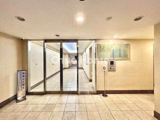 ミディオンセンターレジデンスの防犯設備|【オートロック】オートロックシステムでセキュリティ充実。当たり前ですが、安全で安心して暮らすのって大事ですよね。お探しのご条件でオートロック付きの物件を探す方も多いですがやはりセキュリティは大事です。