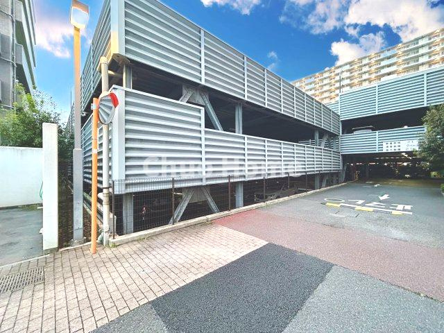 ミディオンセンターレジデンスの駐車場|【敷地内駐車場】最新の空き状況や費用などの詳細は担当スタッフまでお問い合わせください。