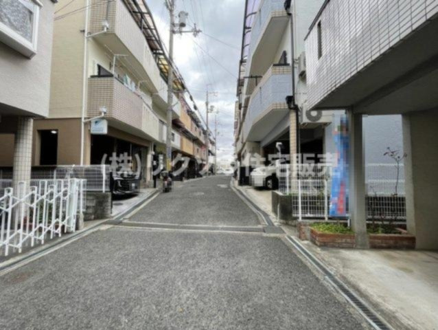 出雲町　中古一戸建ての前面道路含む現地写真|■物件内覧・資金計画相談・住宅ローン相談、リフォーム相談、お問合せ受付中■
※当日・翌日のご内覧、ご相談はお電話でのお問合せがスムーズです！