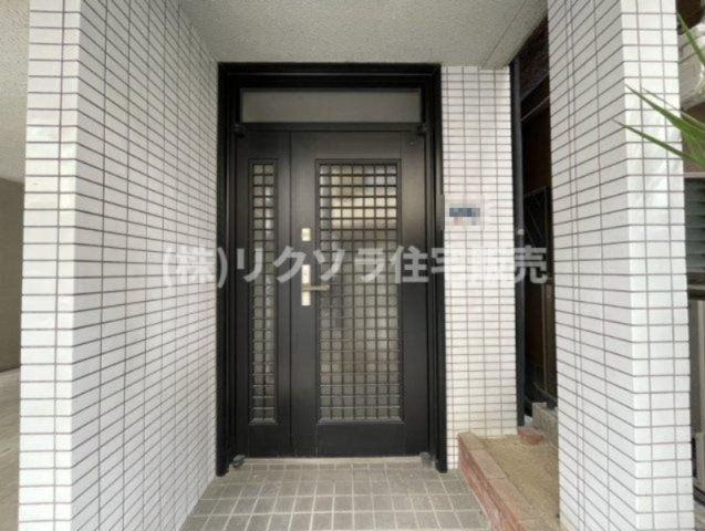 出雲町　中古一戸建ての玄関|■物件内覧・資金計画相談・住宅ローン相談、リフォーム相談、お問合せ受付中■
※当日・翌日のご内覧、ご相談はお電話でのお問合せがスムーズです！