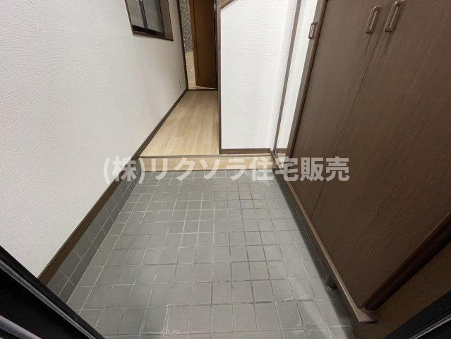 出雲町　中古一戸建ての内装|玄関内部
■物件内覧・資金計画相談・住宅ローン相談、リフォーム相談、お問合せ受付中■
※当日・翌日のご内覧、ご相談はお電話でのお問合せがスムーズです！